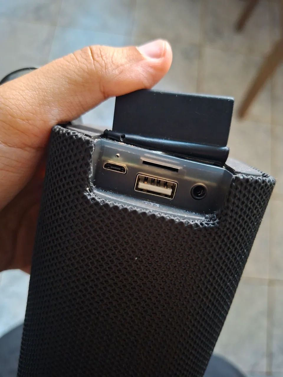 Caixa De Som Exbom CS-M33BTL Bluetooth Preto - Foto 3