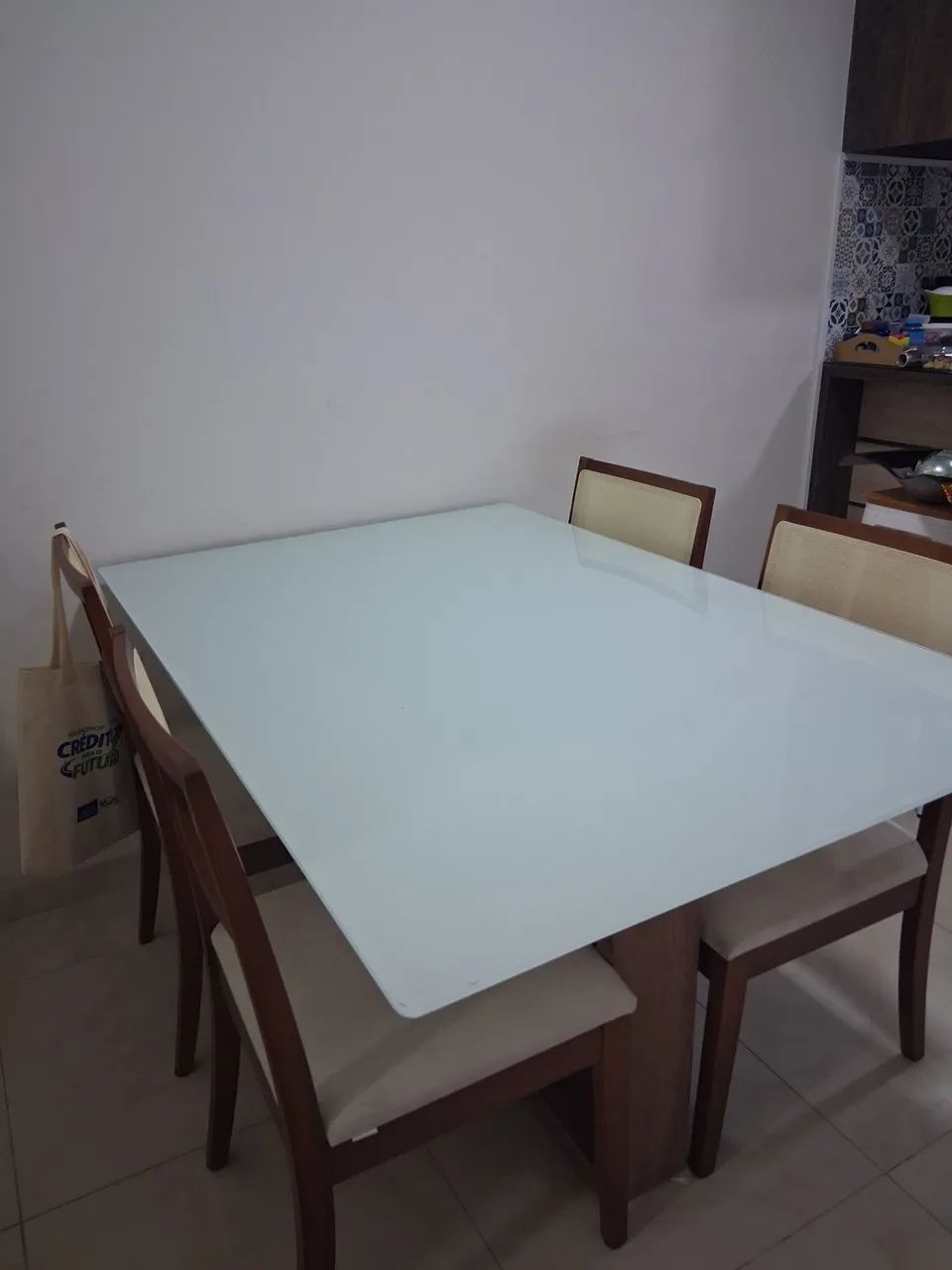 Mesa de jantar tampo de vidro