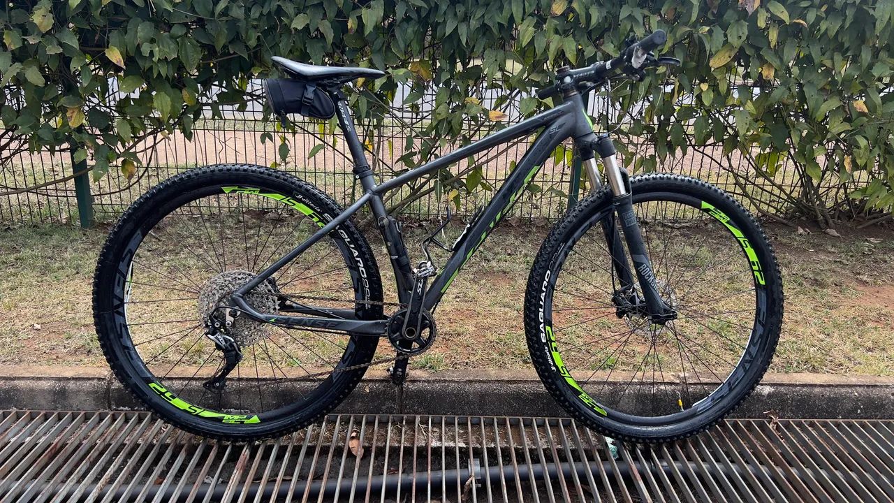 Bicke SENSE aro 29 único dono 