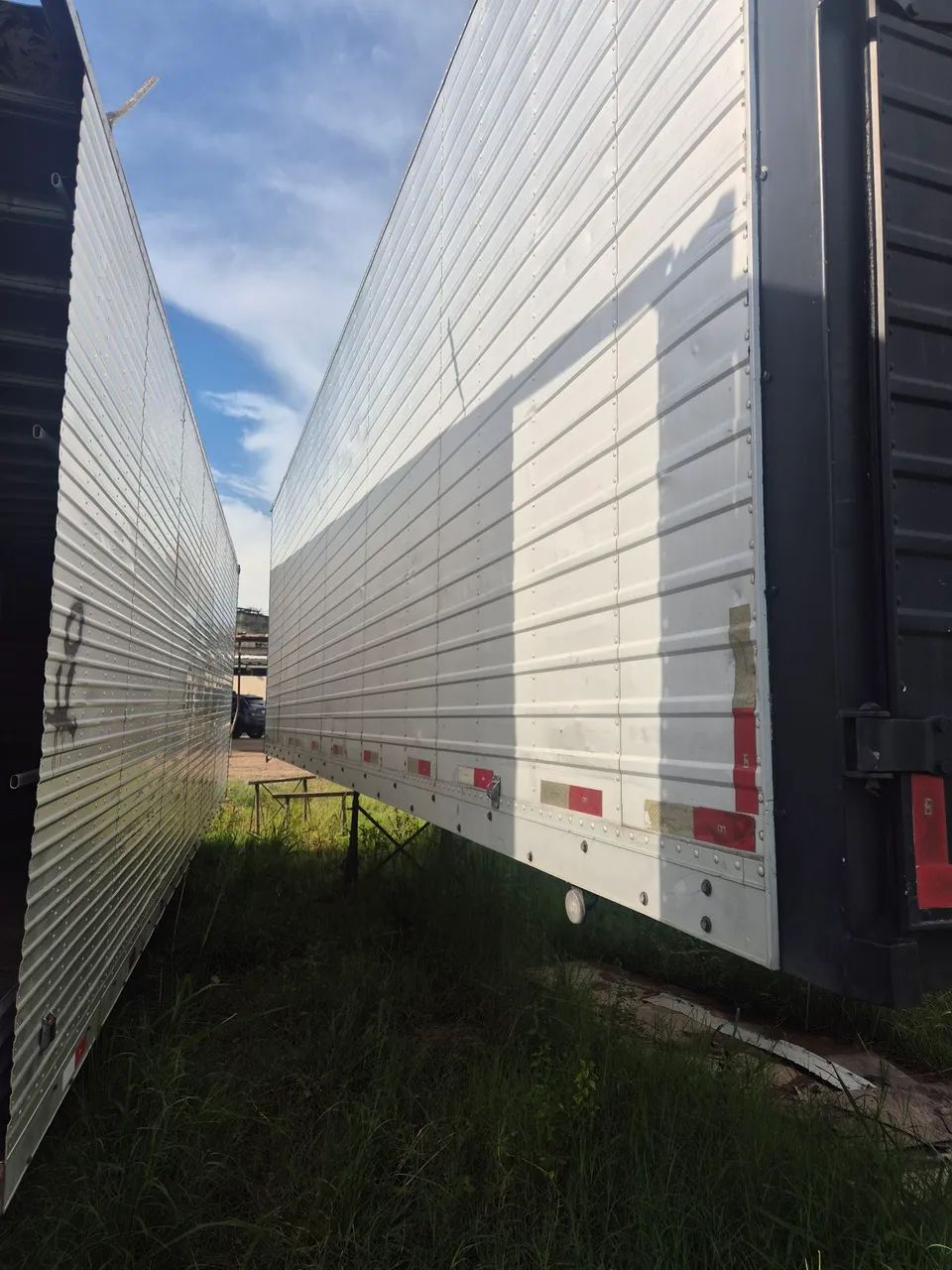 Vendo baú carga seca - Foto 3