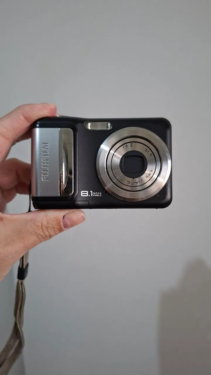 Câmera fujifilm  digital - Requer conserto