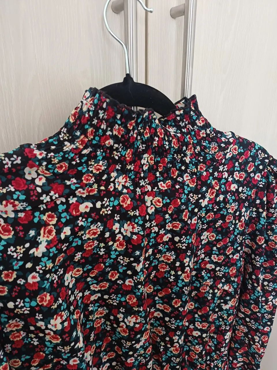 Vestido floral gola alta - Foto 2