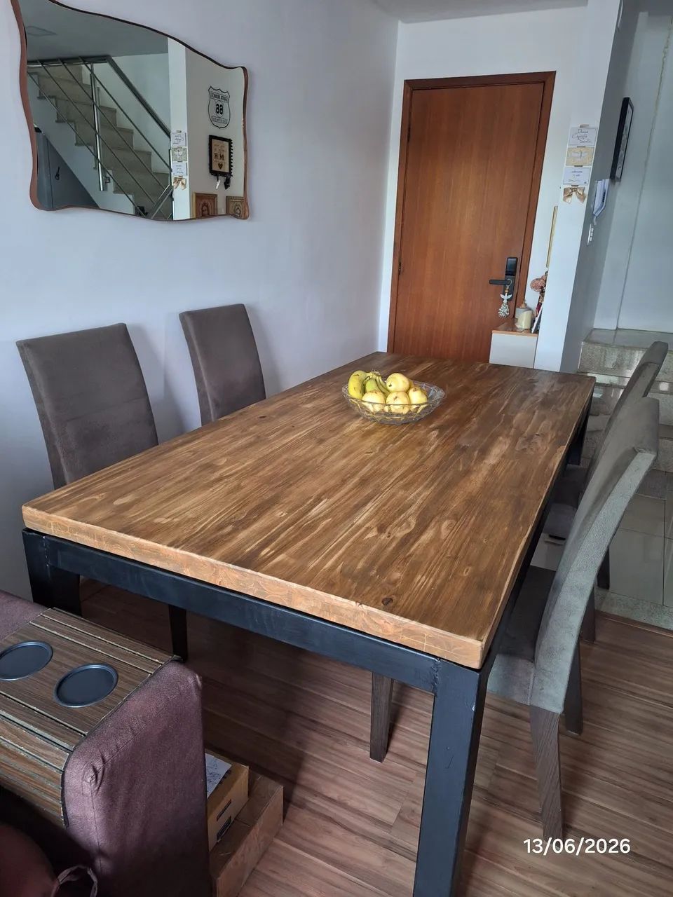 Mesa 200x100 pinus maciça (sem as cadeiras)