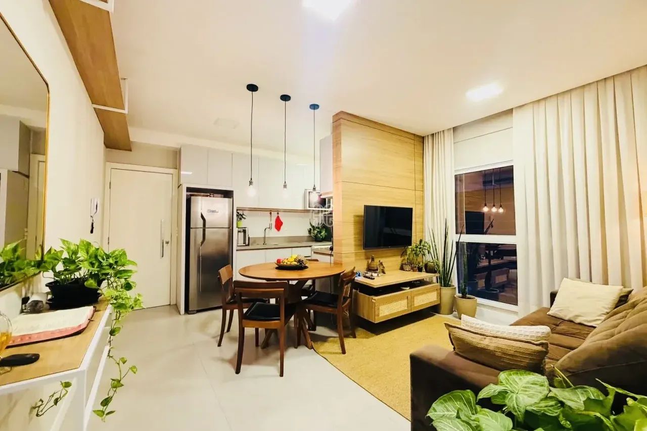 Apartamento de 2 dormitórios a 150m da praia de Jurerê.