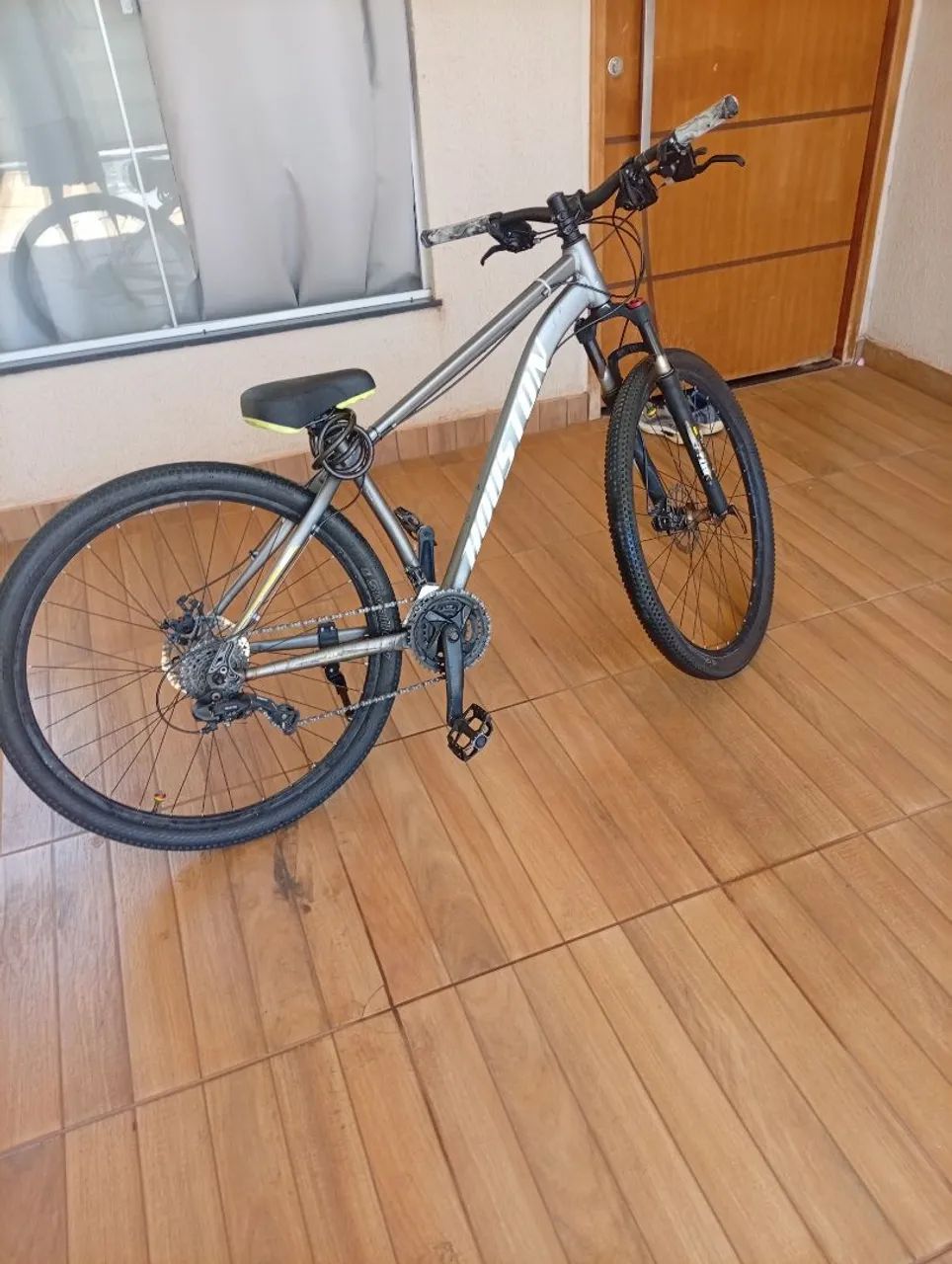Bicicleta aro 29 com 7 marchas  - Foto 3
