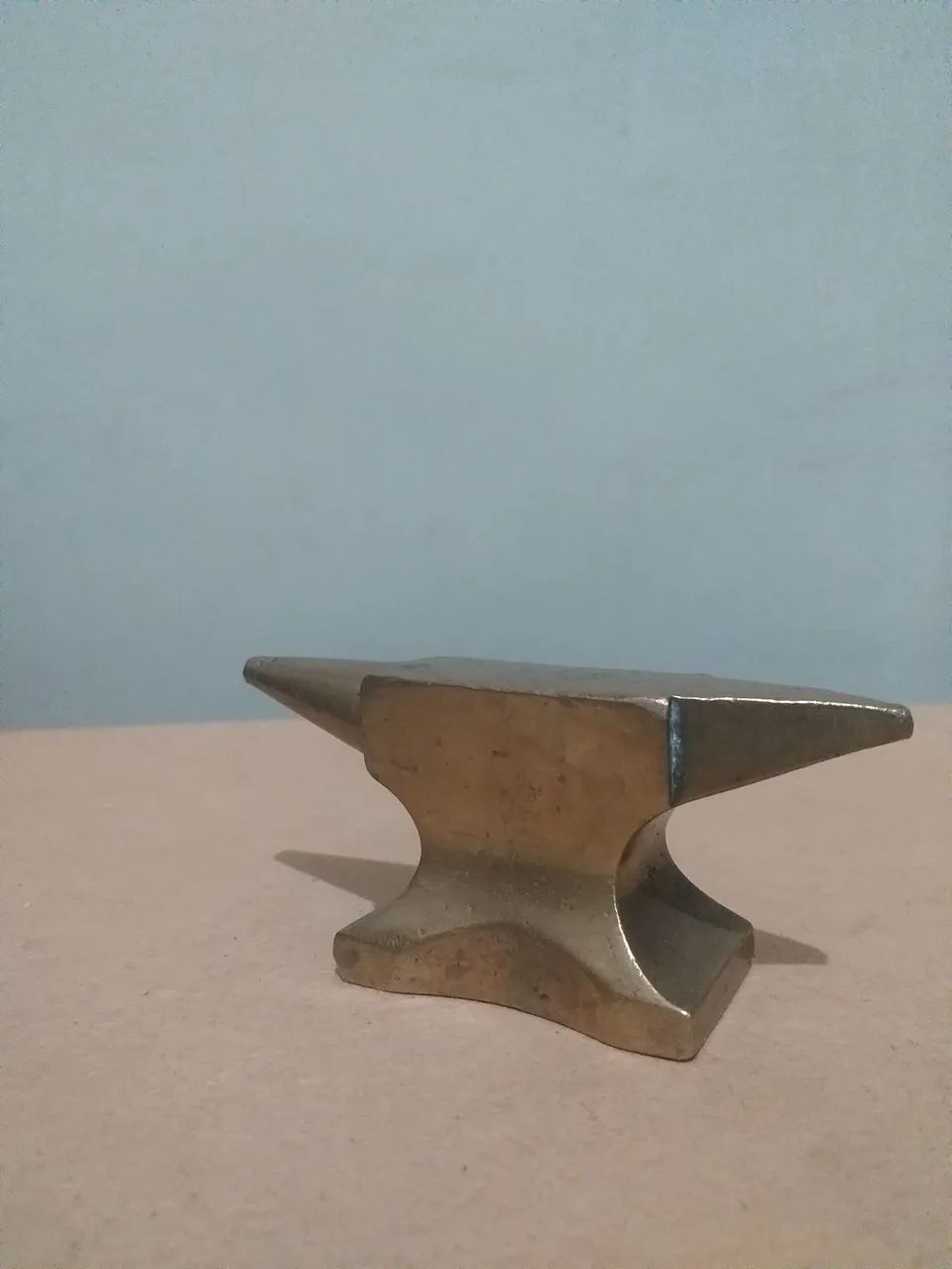 Bigorda antiga de latão com banho de bronze