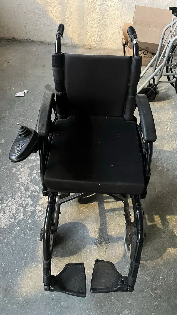 Cadeira de rodas motorizada  - Foto 5
