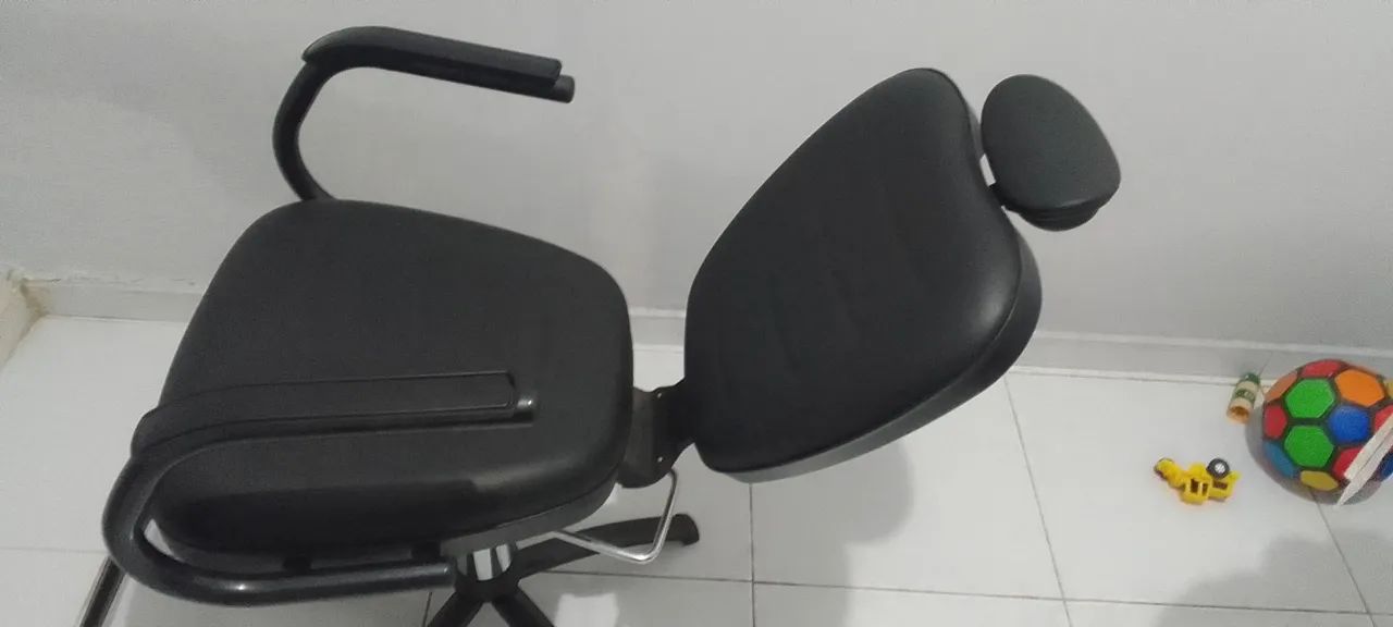 Cadeira hidráulica para barbearia Dompel  - Foto 4