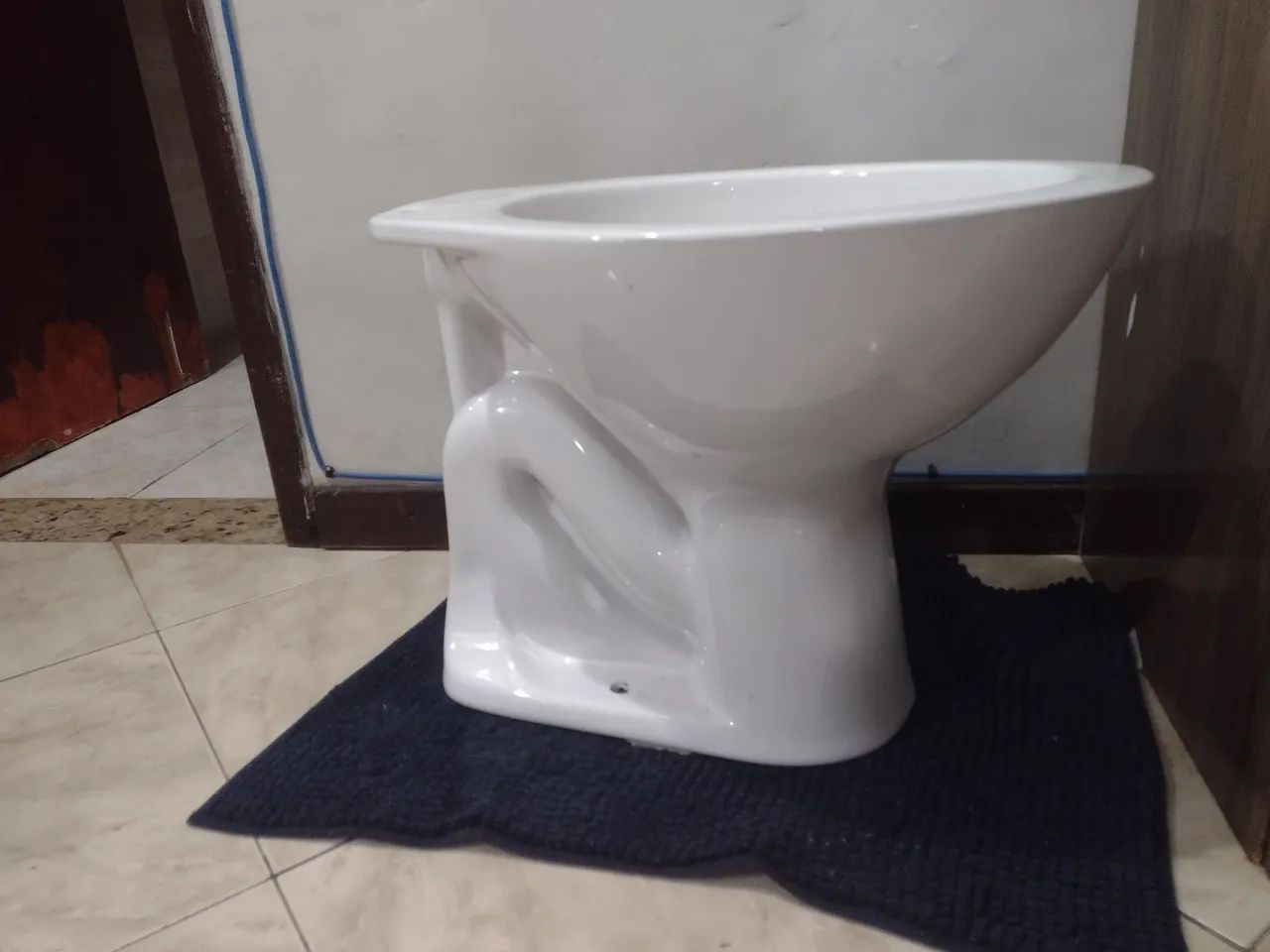 Vaso sanitário à venda. Motivo vendi a casa antes de começar a reformar