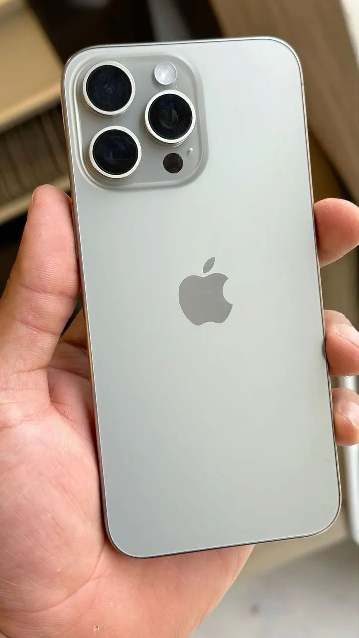 iPhone 16 Pro Max 256GB - Silver (Impecável) - Celulares e