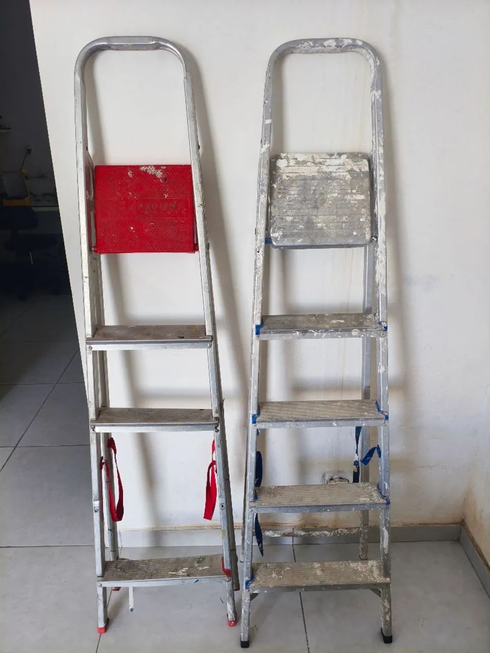 Duas Escadas de Alumínio  - Foto 2