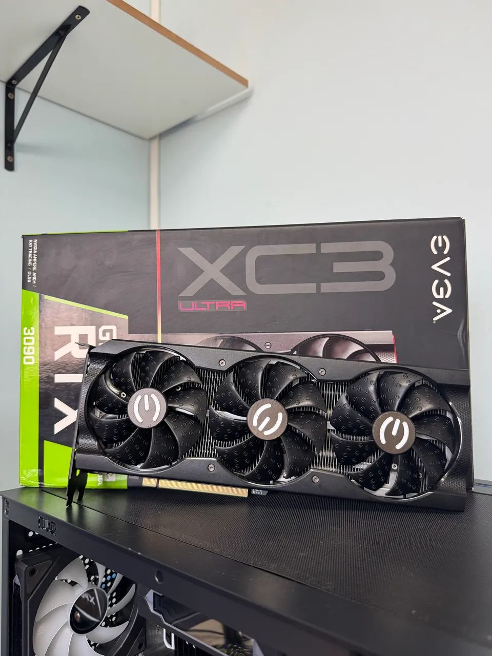 EVGA GeForce RTX 3090 XC3 ULTRA GAMING - Foto 3