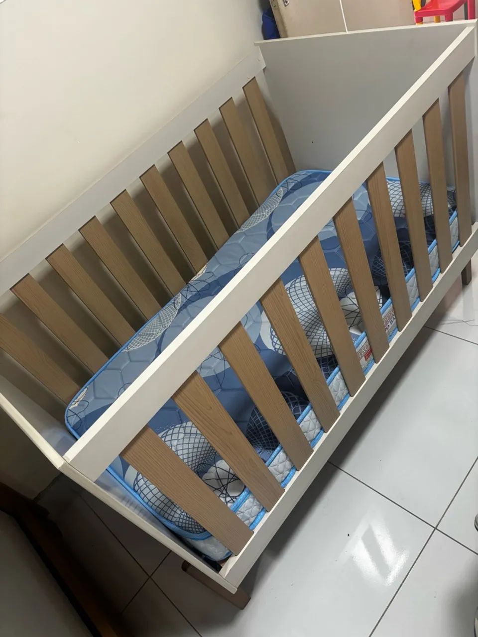 Berço de mdf com colchão  - Foto 3