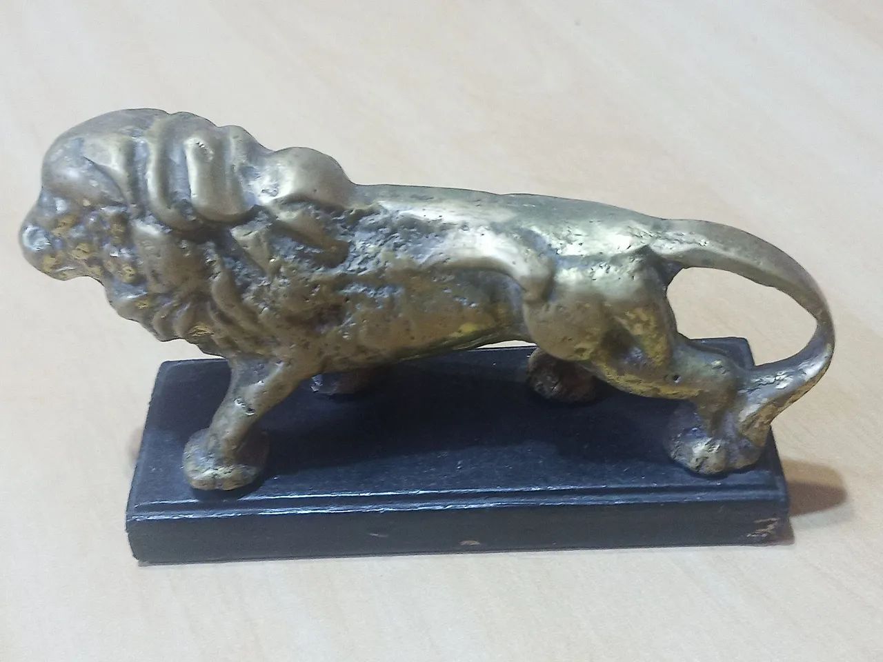 ESCULTURA DE LEÃO EM BRONZE MACIÇO  PEÇA ANTIGA E AUTÊNTICA GREGA - Foto 3