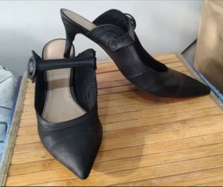Scarpin Arezzo original Tam.35