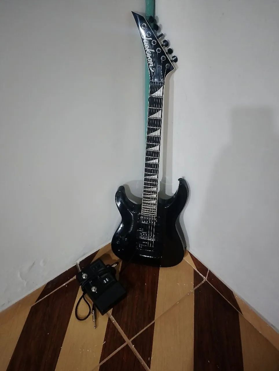 Guitarra canhota Jackson  - Foto 3
