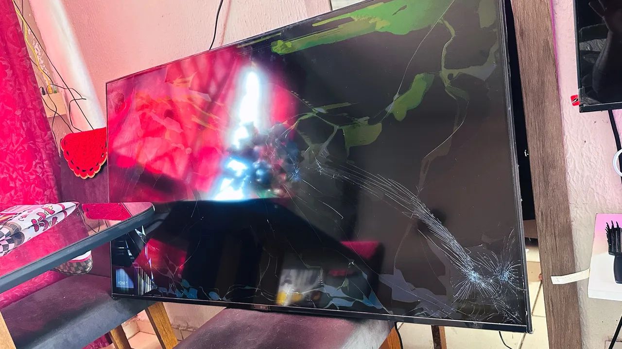 TV LG UHD AIThinQ 55 polegadas pra trocar a tela  - Foto 2