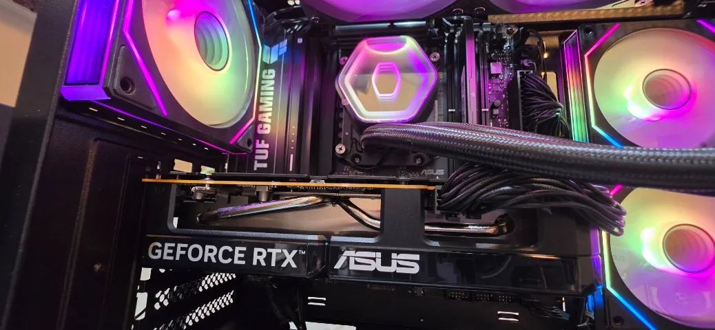 CPU PC AMD Ryzen 9 7950x - 32GB DDR5 - RTX 5060 - na caixa