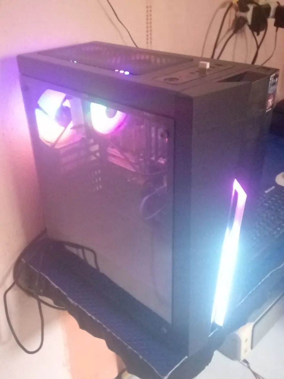 Vendo este PC com gabinete aquário 