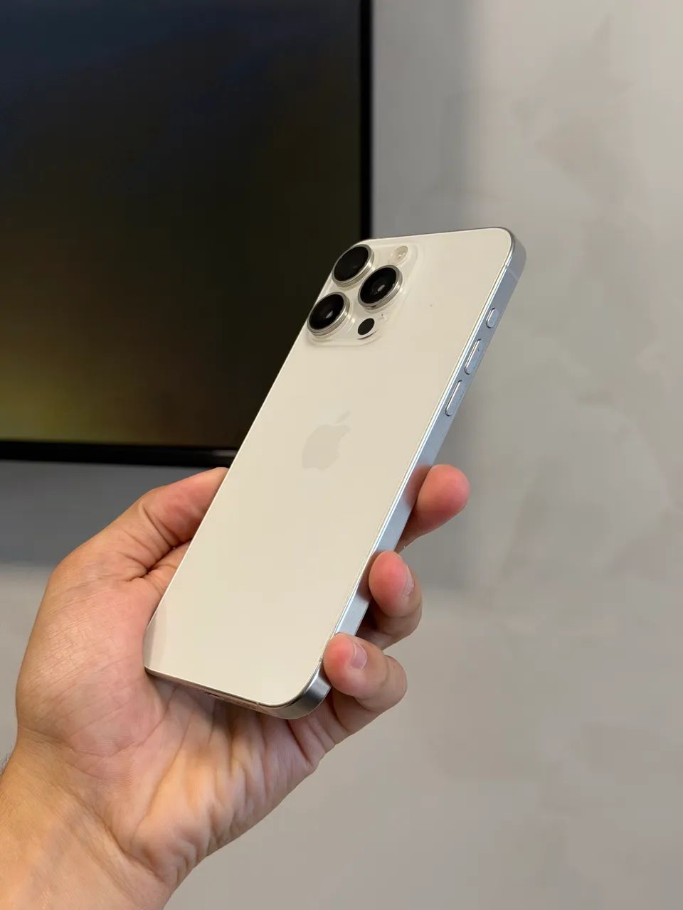iPhone 15 Pro Max 256gb Branco Excelente - Celulares e Smartphones