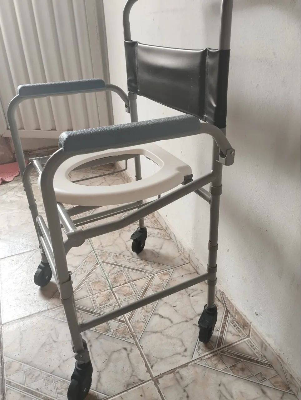 Vendo cadeira de banho  - Foto 5