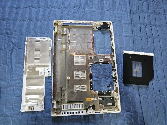 Vendo notebook Acer Aspire E 15, modelo E5-553G-T4TJ, com defeito e sem funcionamento - Foto 4