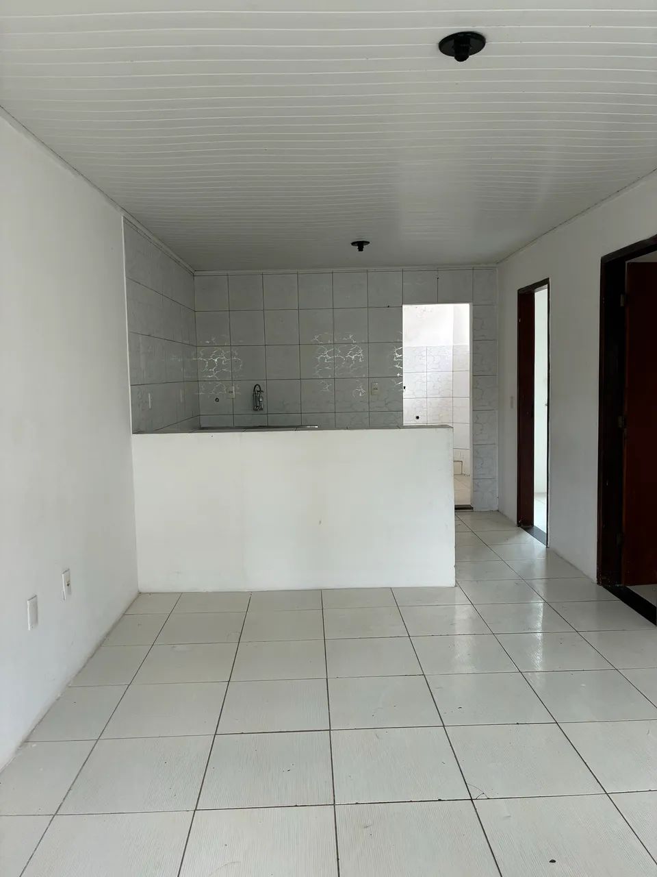 Alugo Casa 
