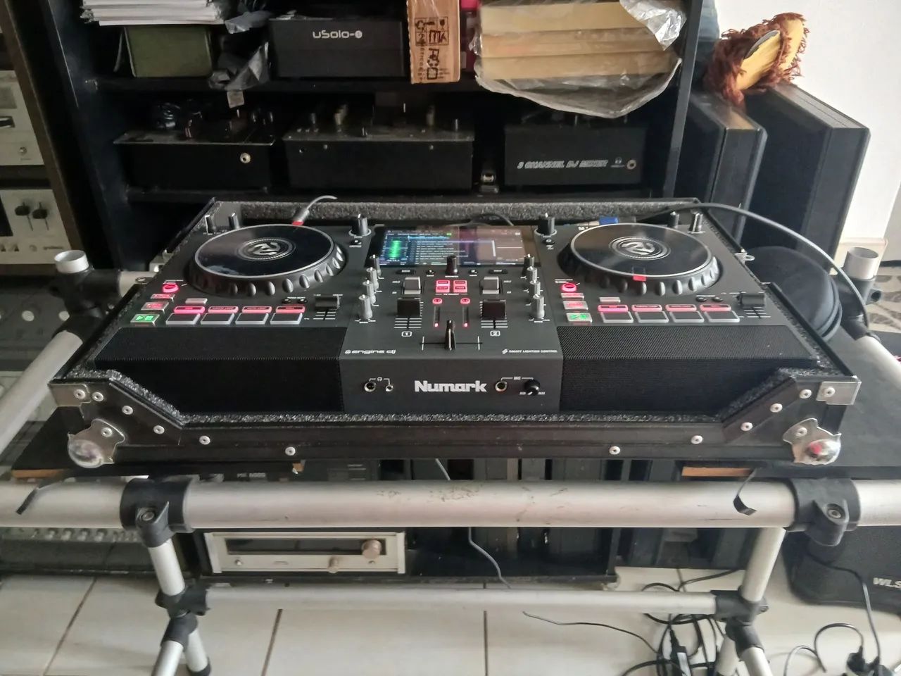 CONTROLADORA NUMARK MIXSTREAM PRO+ COM HARD CASE - Foto 2