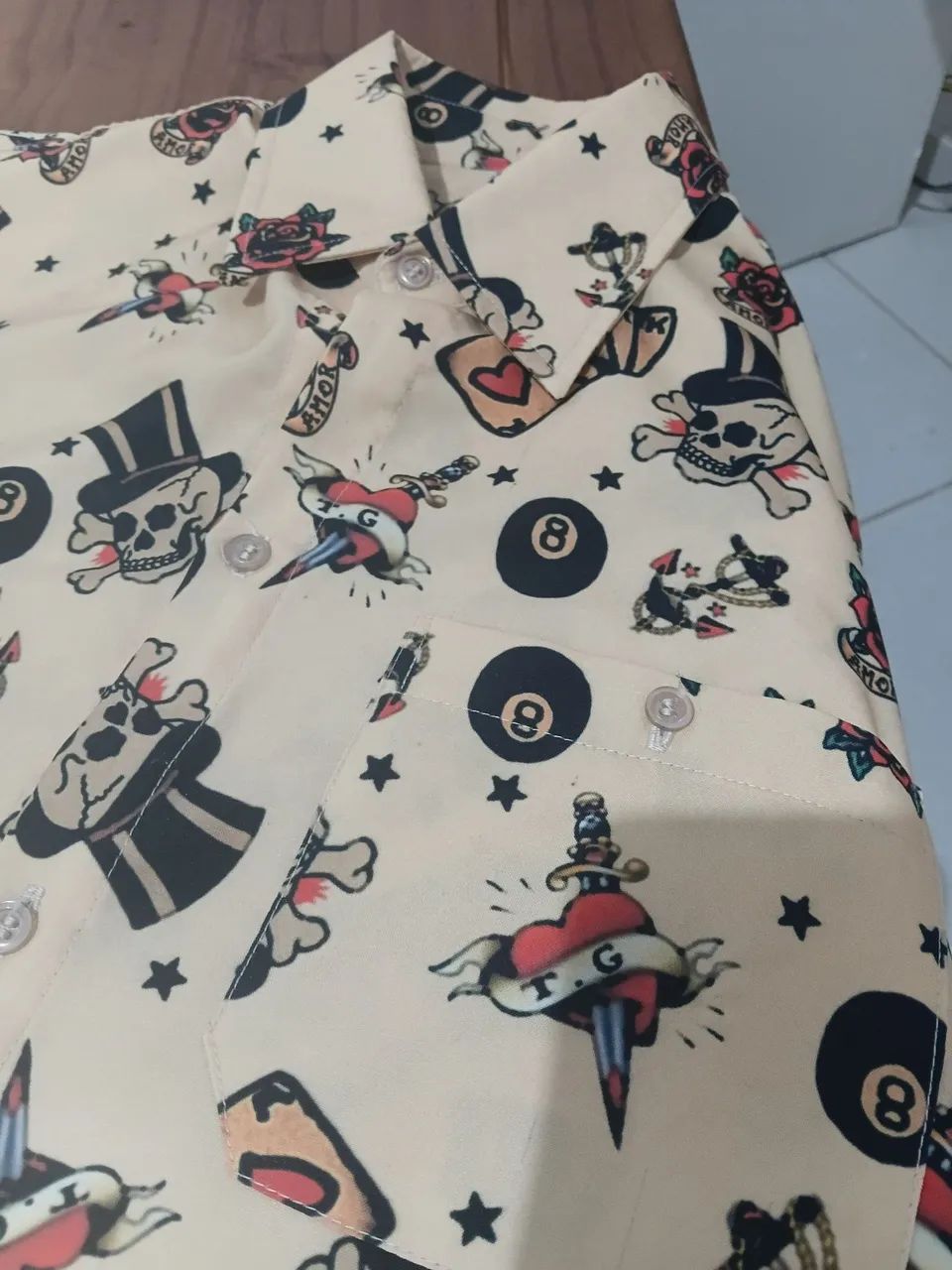 Camisa de botão estampa olá scool - Foto 4