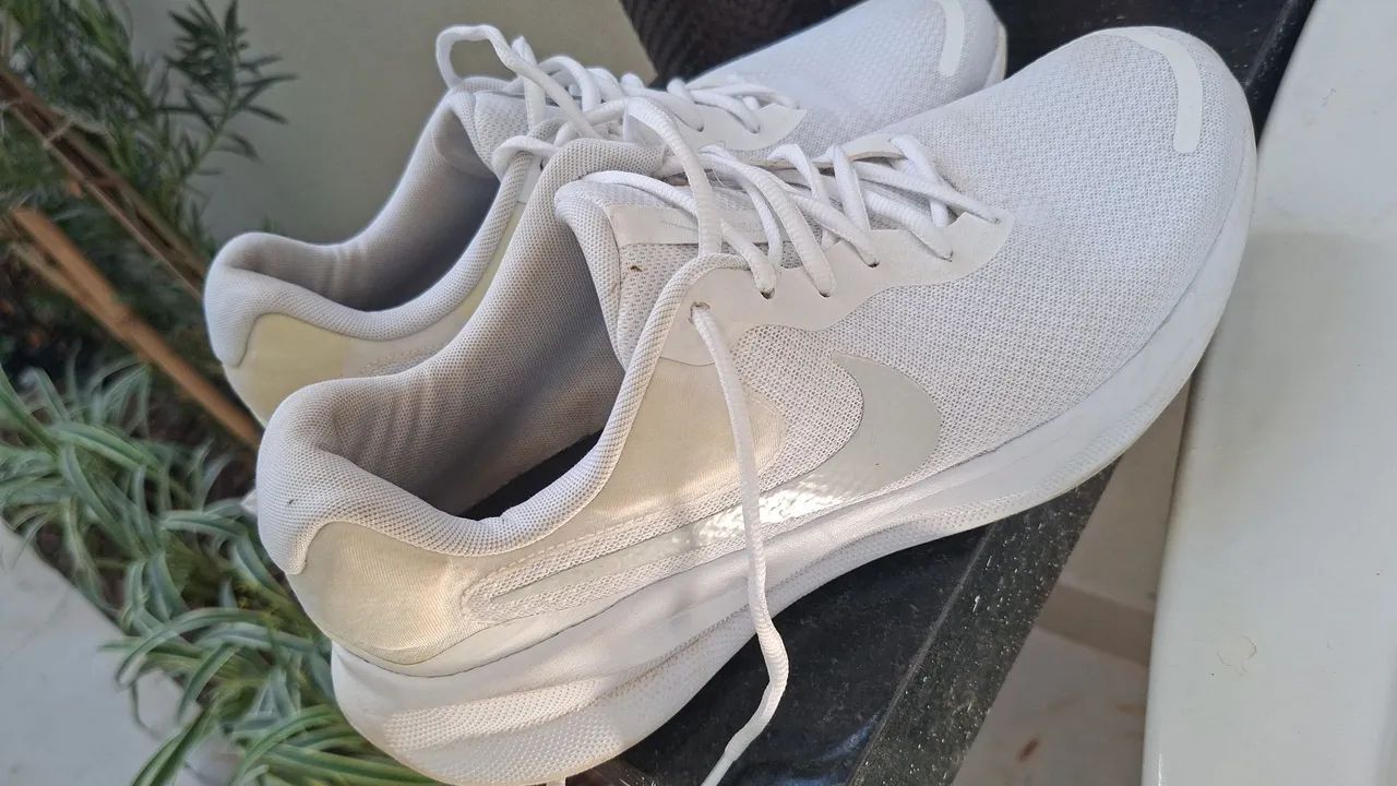 Vende se tenis branco Nike original - Foto 2