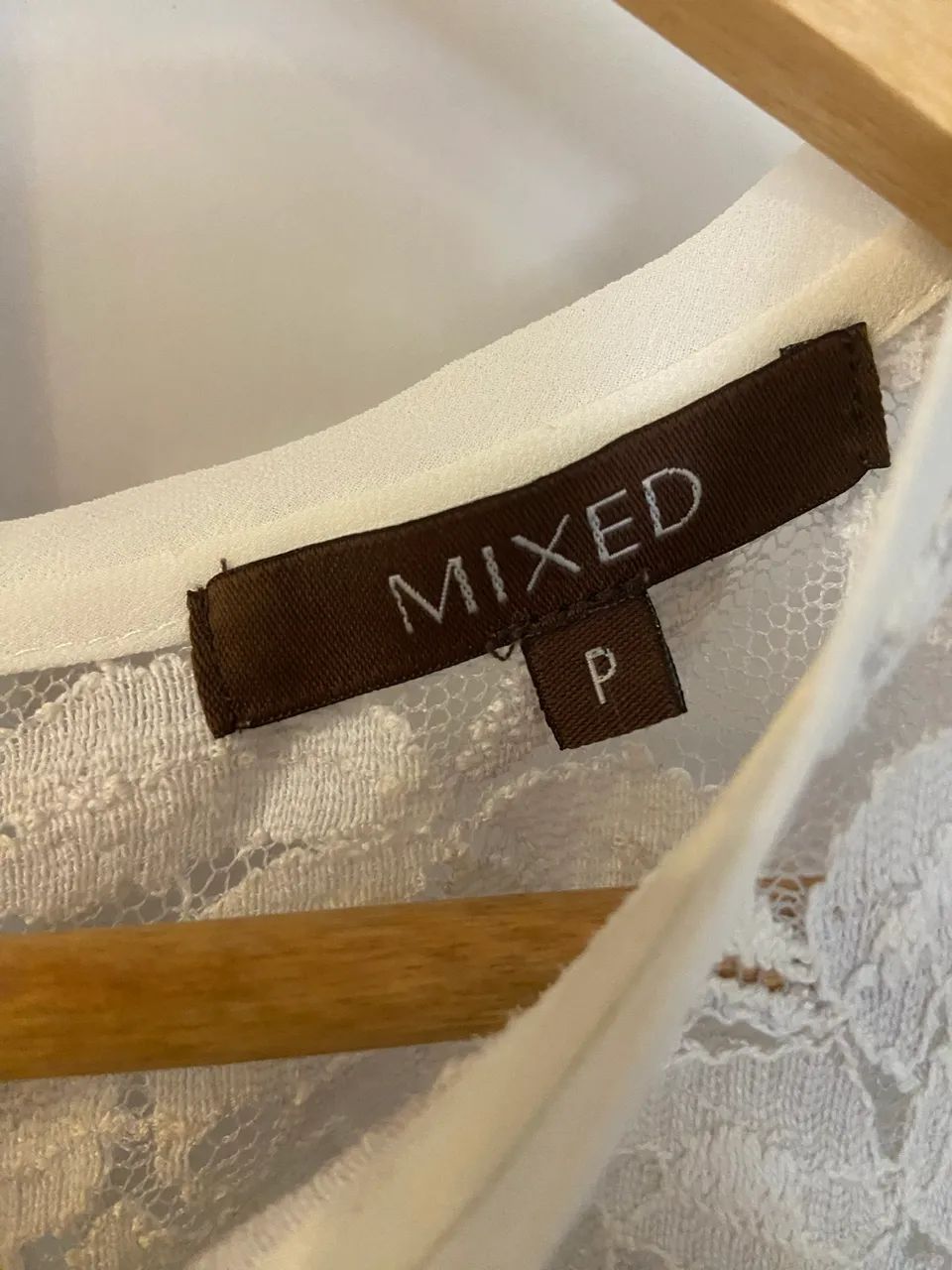 Blusa Mixed Branco Nova P mas serve M  - Foto 3