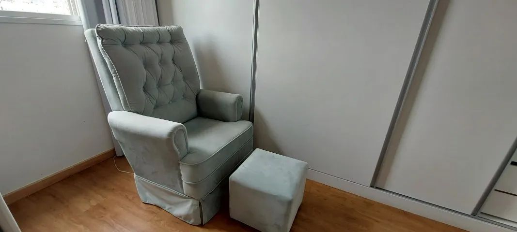 Poltrona Amamentação com Balanço e apoio para os pés - Foto 2