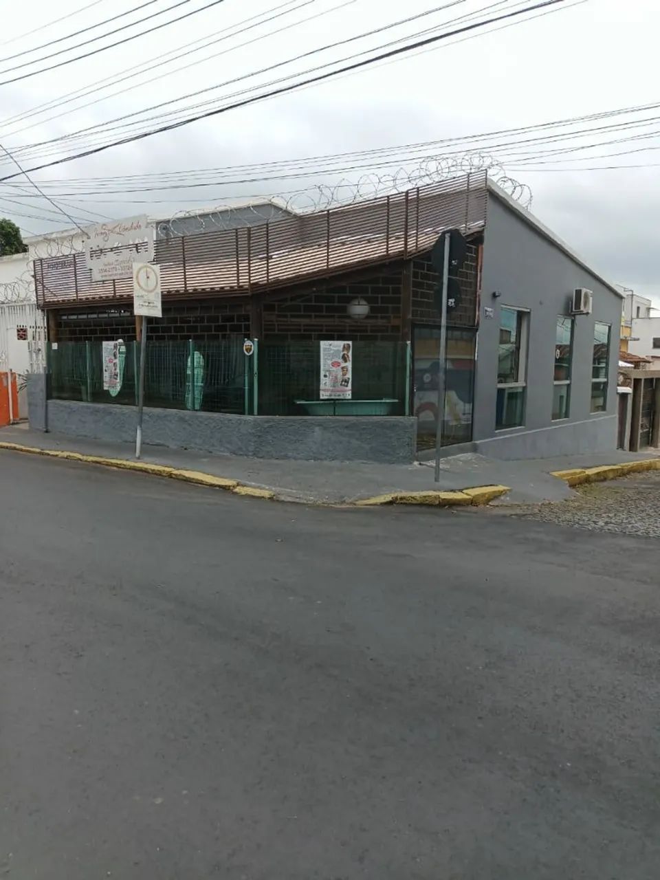 Arrendo Salão de Beleza com proposta de venda.