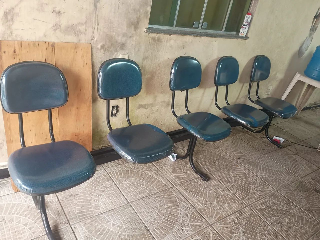 Jogo de Sofá e longarinas de Cadeiras  - Foto 4