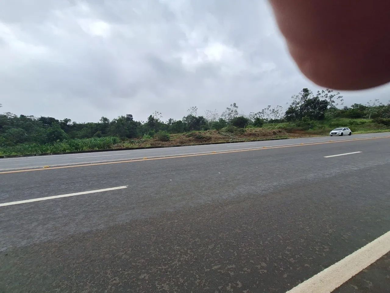 Vende-se um terreno 