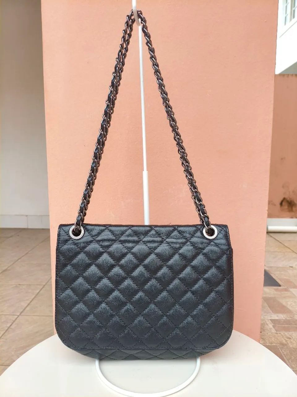 bolsa de couro legítimo tuqi.tá matelasse preto alça corrente - Foto 4