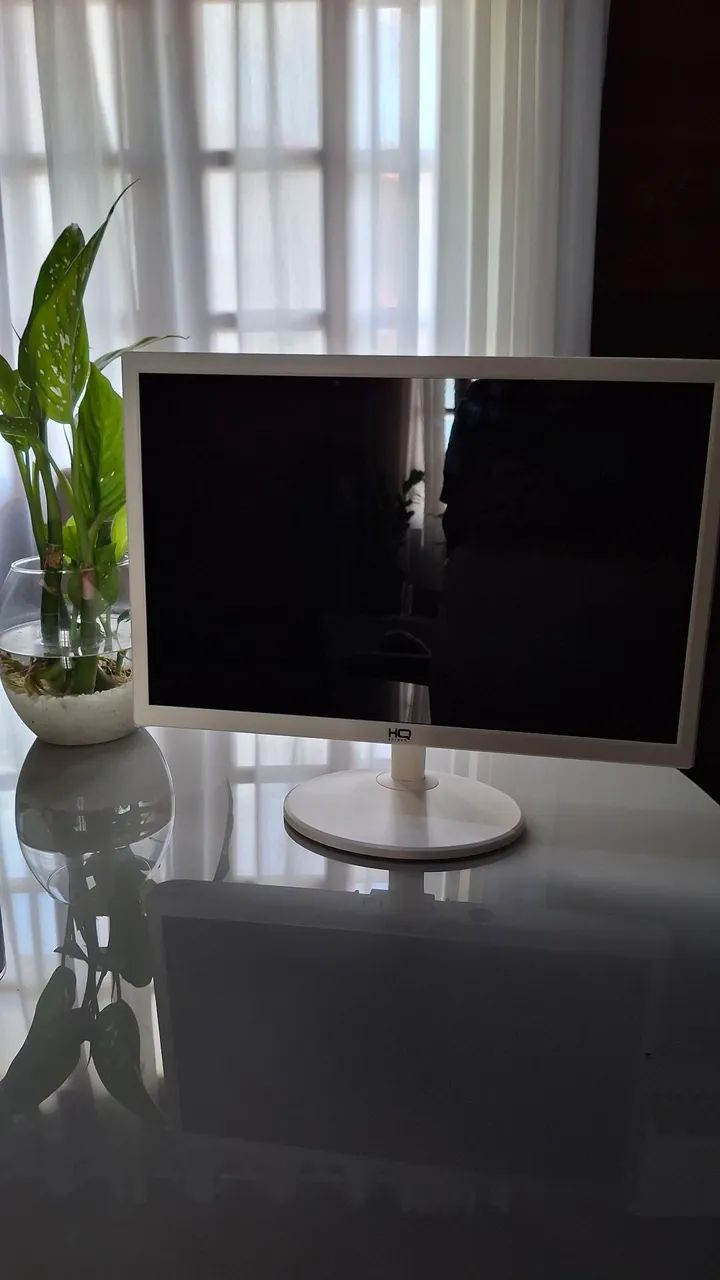 Monitor LED 19 - HQ Screen - Funcionando Perfeitamente 