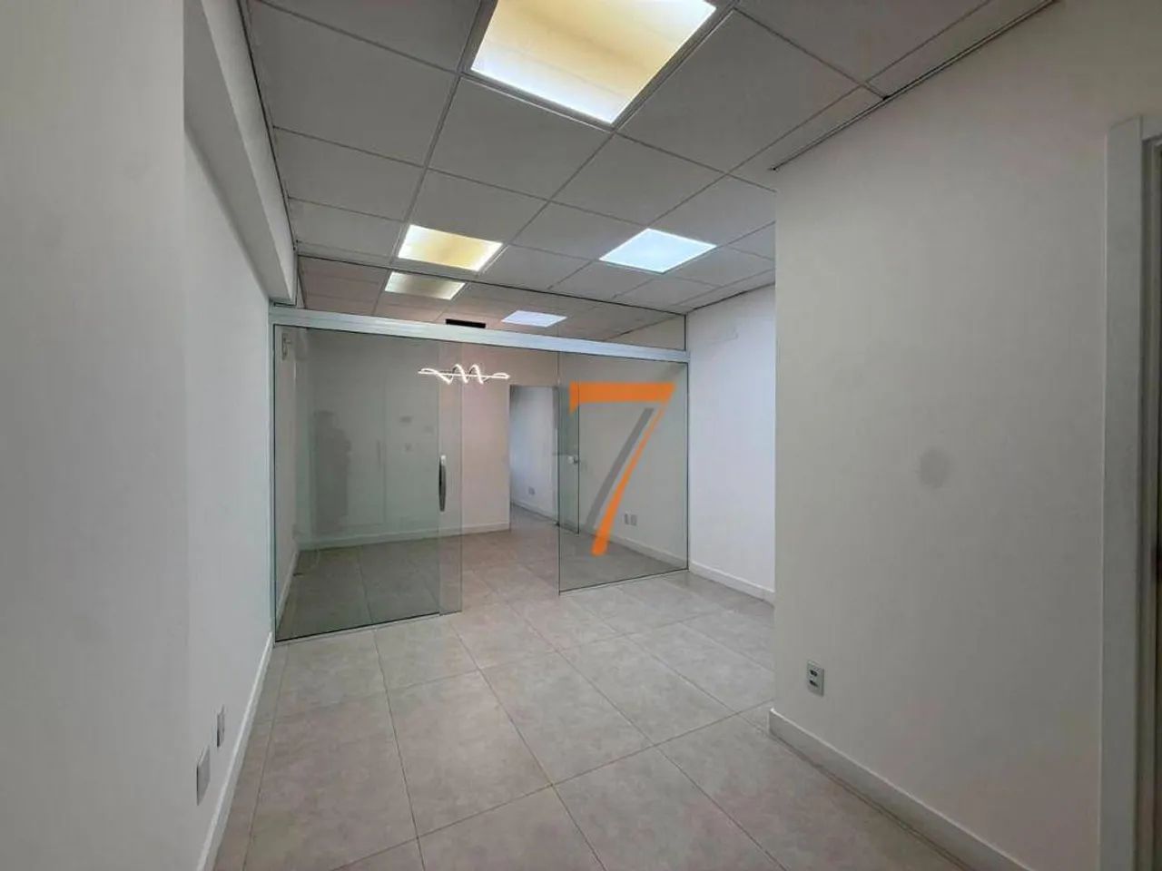Sala para alugar, 37 m² por R$ 3.660,00/mês - Estreito - Florianópolis/SC