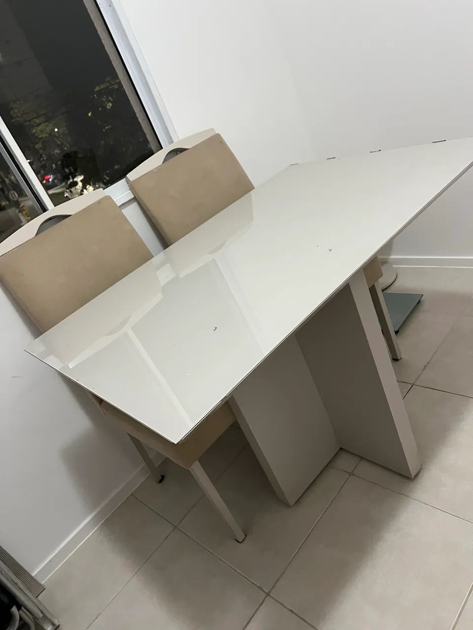 Mesa com 4 cadeiras  - Foto 2