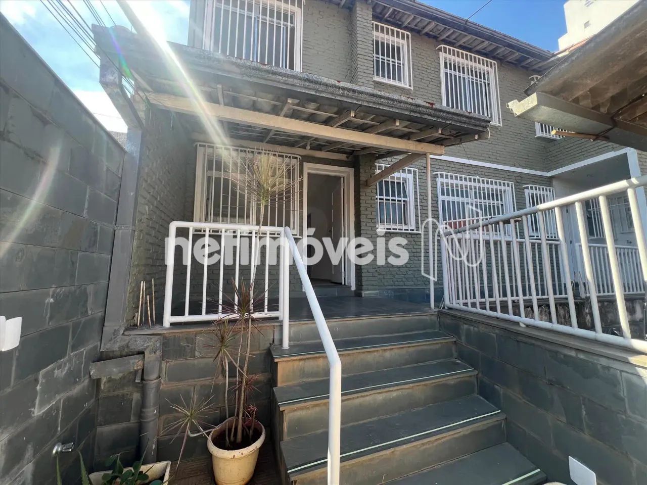 Casa de 3 quartos com varanda no Santa Inês