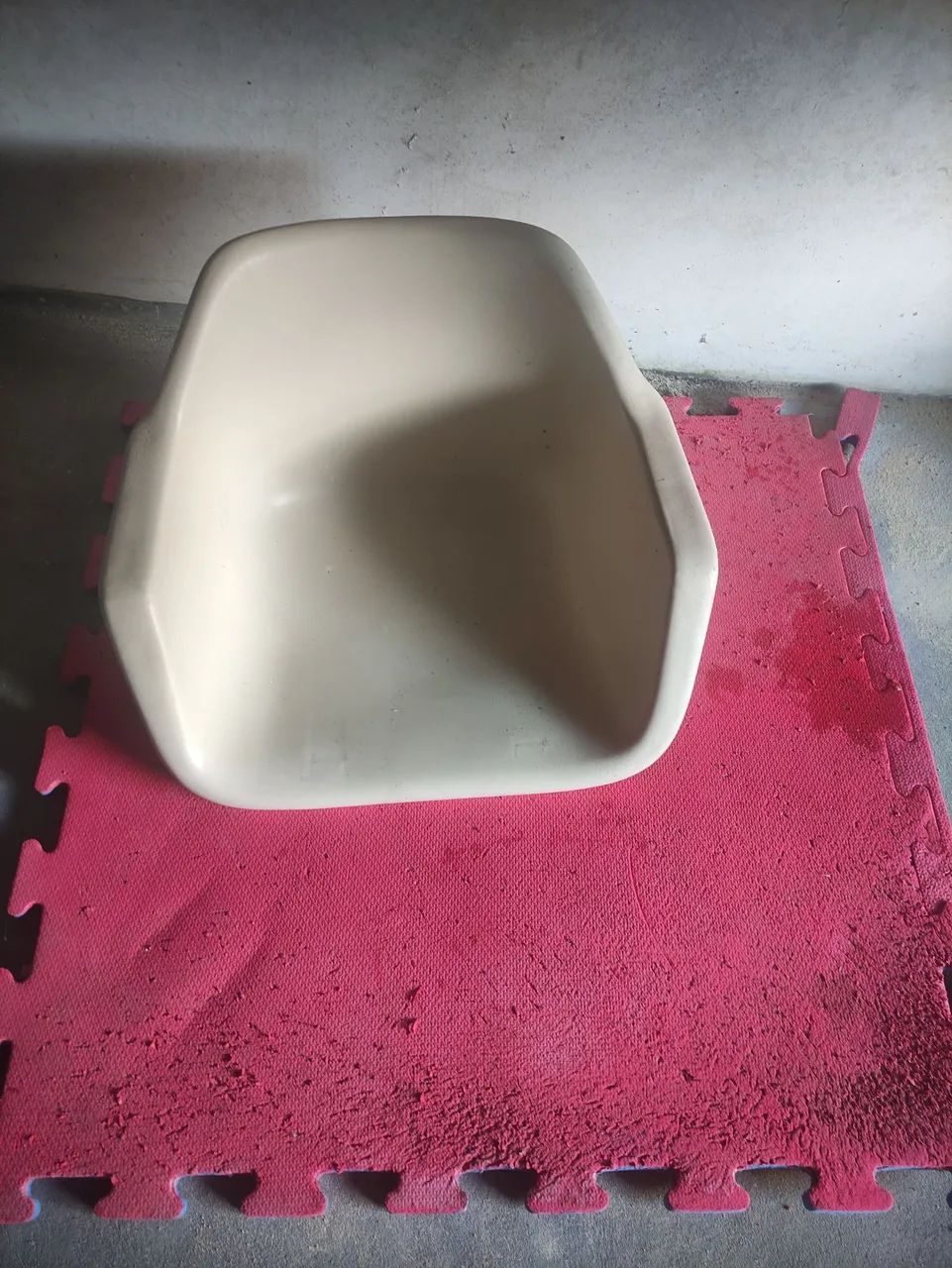 Assento plástico tipo poltrona 