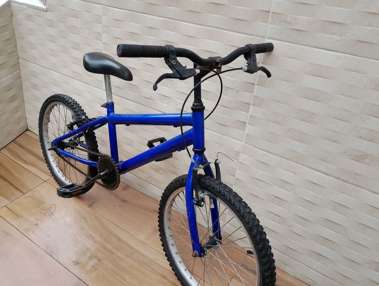Vendo Bicicleta semi nova para criança  - Foto 3