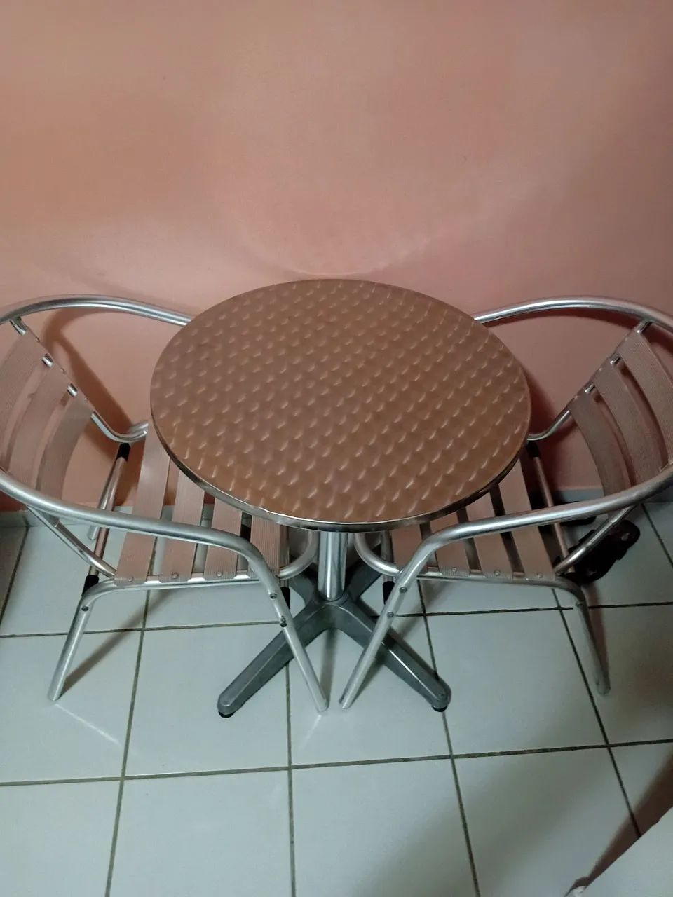 Mesa de alumínio e duas cadeiras  - Foto 4