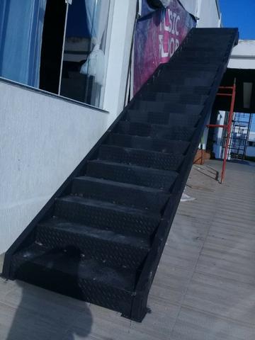 Montagem calhas de zincos e alumínios e telhados fabricação peças de inox - Foto 5