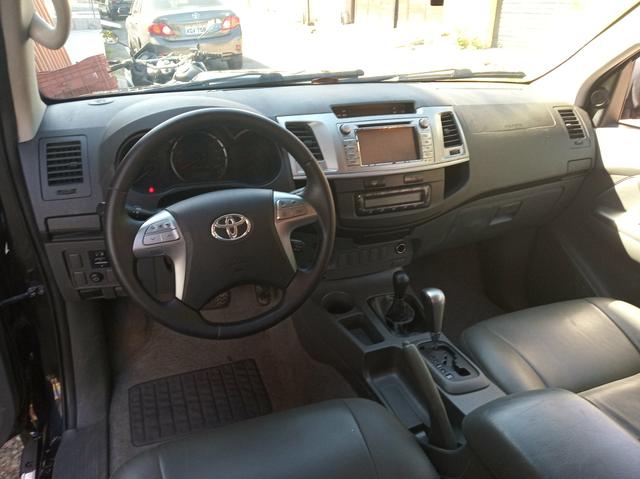 TOYOTA HILUX CD 4×4 AUTOMATICA SRV 2014 Completa - Foto 10