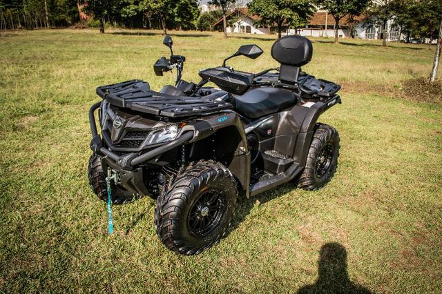Quadriciclo 4x4 CForce 520L Automático Gasolina