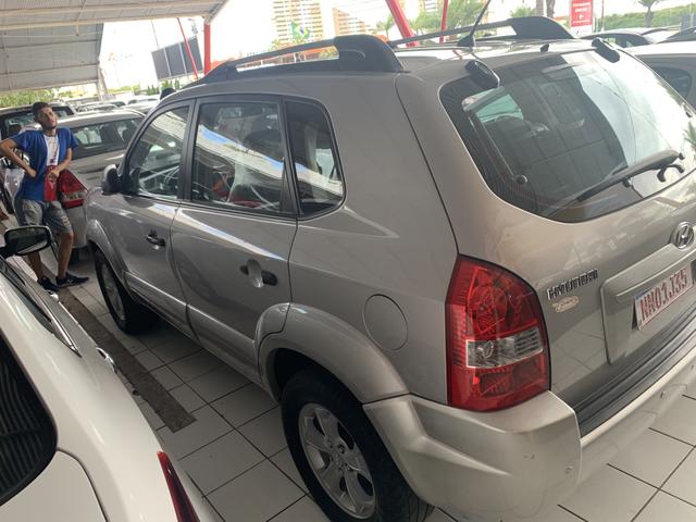 Tucson GLs 2.0 automático de 30.990 por 26.990 - Foto 4