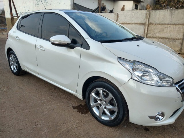 PEUGEOT 208 1.5 ALLURE 2014