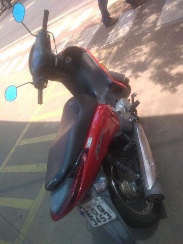 MOTO PRESCISA DE UM DONO