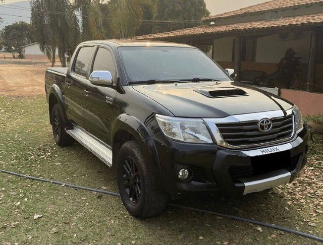 VENDO HILUX 15/15 COMPLETA SÓ VENDA